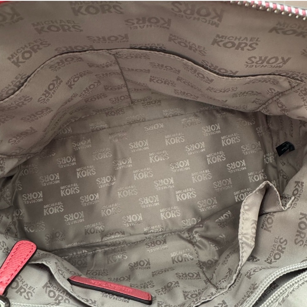 đź’•Michael kors pink bagđź’• - Picture 3 of 9
